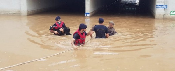 კოკისპირული წვიმა და წყალდიდობა ომანში - გარდაცვლილია 4 ადამიანი