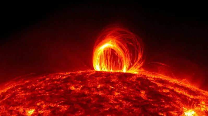 მზეზე კიდევ ერთი ძლიერი აფეთქება მოხდა: რადიაცია შესაძლოა დედამიწისკენ წამოვიდეს