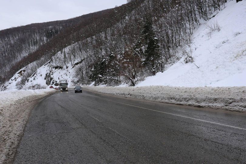 თბილისი-სენაკი-ლესელიძის საავტომობილო გზაზე დიდთოვლობით გამოწვეული შეზღუდვა გაუქმდა