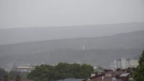 თბილისში უდაბნოს მტვრის მასა გავრცელდა: რა დაავადებებს იწვევს დაბინძურებული ჰაერი