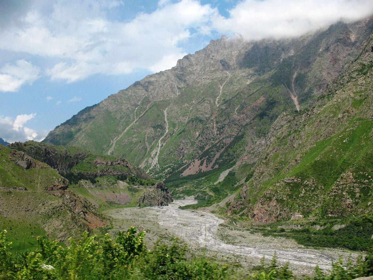 დევ­დო­რა­კის ხე­ო­ბა­ში საფრ­თხის დონე საფრთხის დონე დაბალია და ავტოტრანსპორტის მოძრაობა აღდგენილია- გარემოს ეროვნული სააგენტო